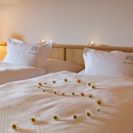 Hotel Laerchenhof Natur Seefeld in Tirol Kamer foto